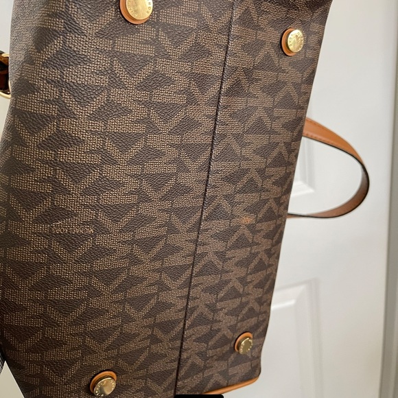 Michael Kors Satchel or Crossbody - Picture 5 of 12